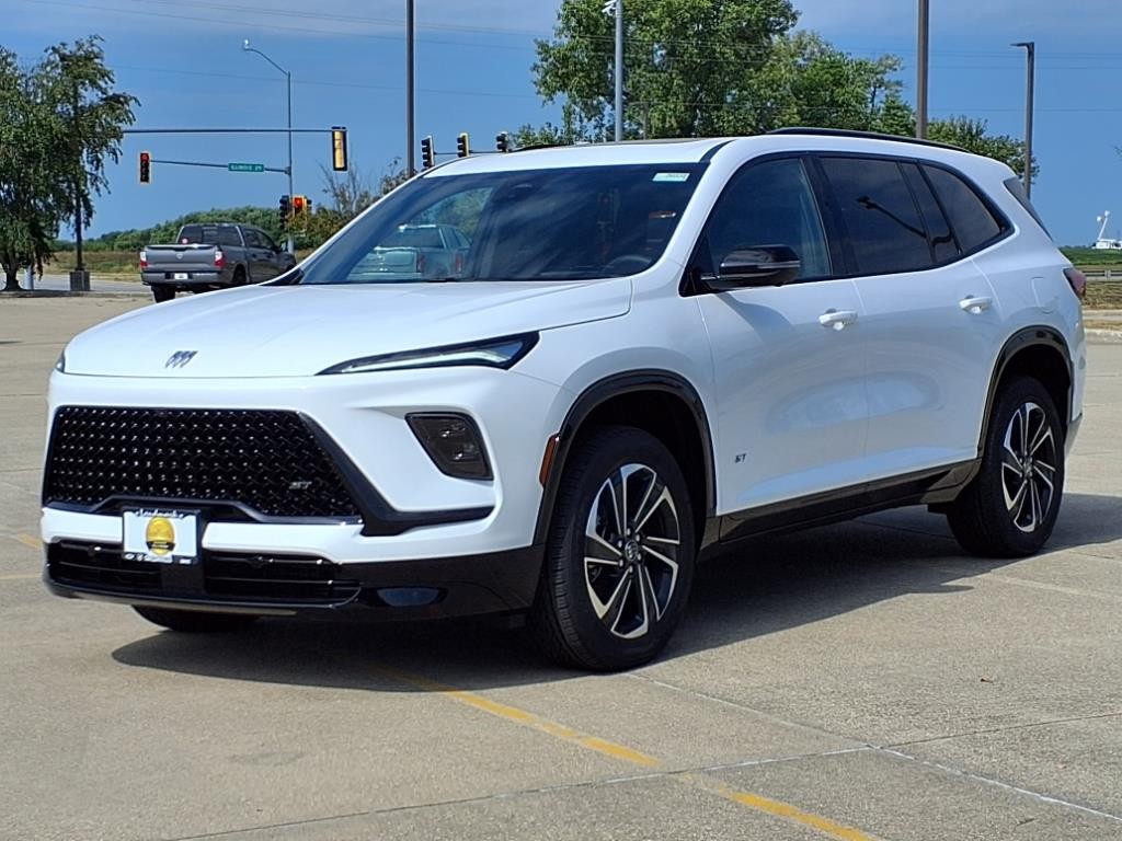Buick Enclave Vehicle Full-screen Gallery Image 2