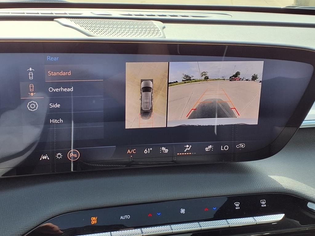 Buick Enclave Vehicle Full-screen Gallery Image 10