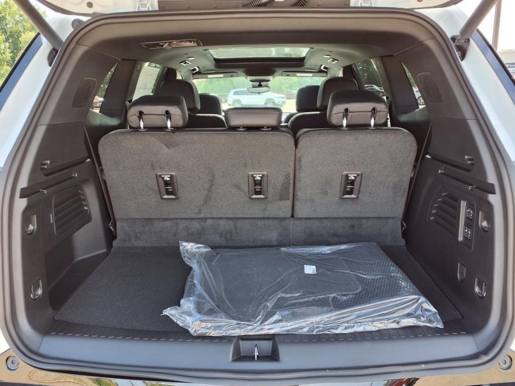 Buick Enclave Vehicle Full-screen Gallery Image 23