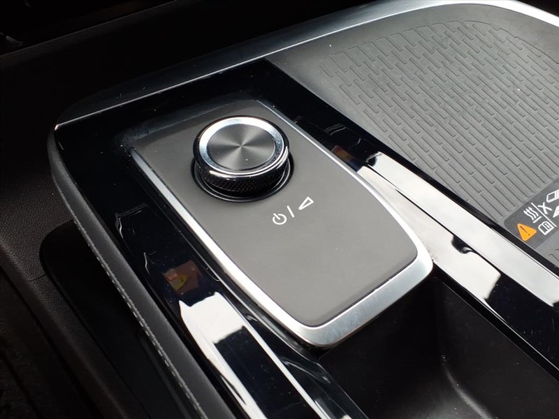 Buick Enclave Vehicle Full-screen Gallery Image 15