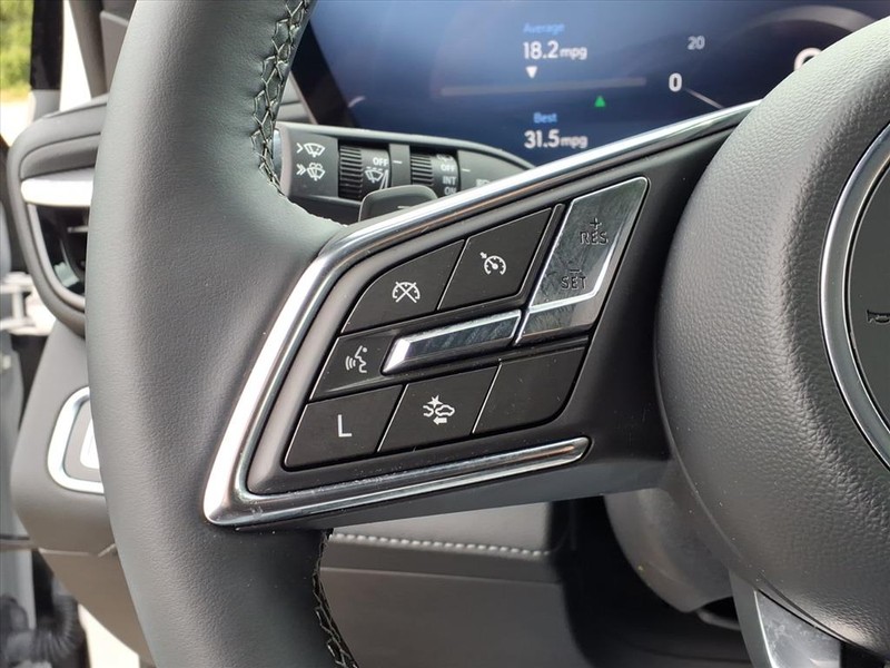 Buick Enclave Vehicle Full-screen Gallery Image 16