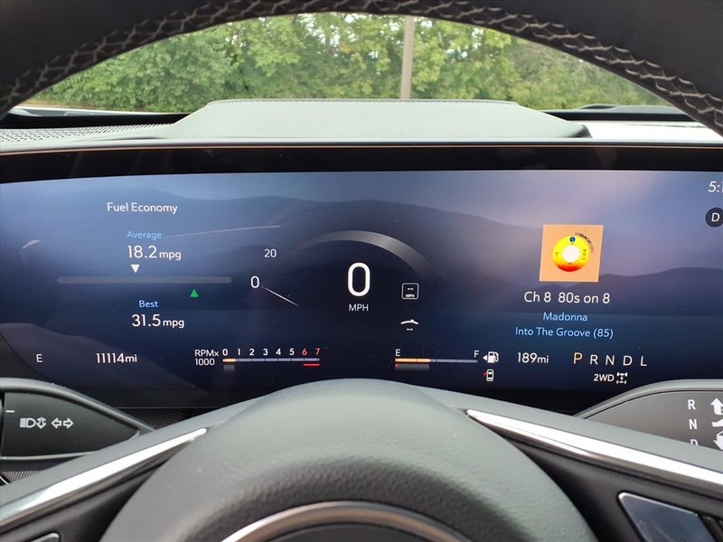 Buick Enclave Vehicle Full-screen Gallery Image 18