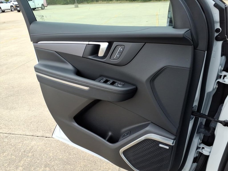 Buick Enclave Vehicle Full-screen Gallery Image 19