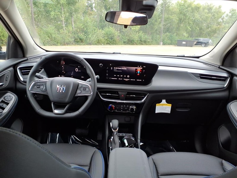Buick Encore GX Vehicle Full-screen Gallery Image 4