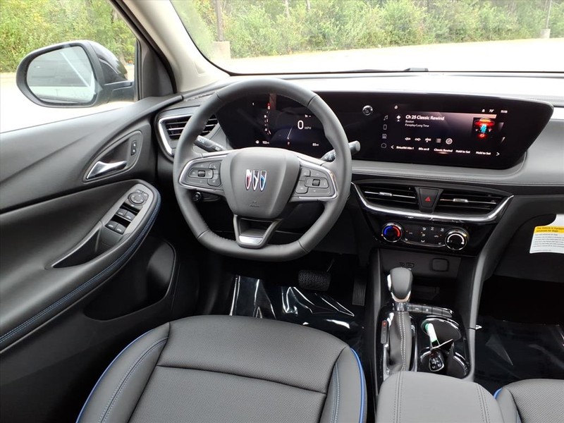 Buick Encore GX Vehicle Full-screen Gallery Image 7