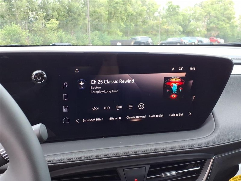 Buick Encore GX Vehicle Full-screen Gallery Image 8