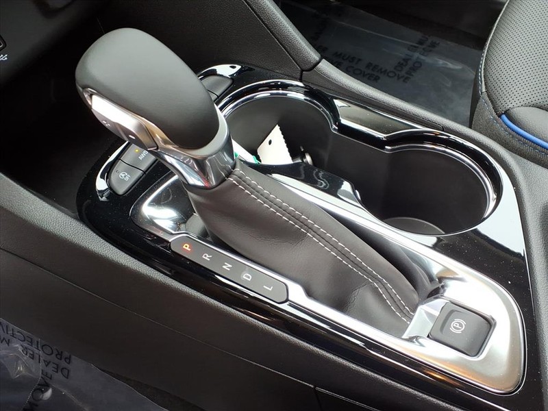 Buick Encore GX Vehicle Full-screen Gallery Image 11