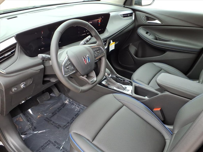 Buick Encore GX Vehicle Full-screen Gallery Image 16