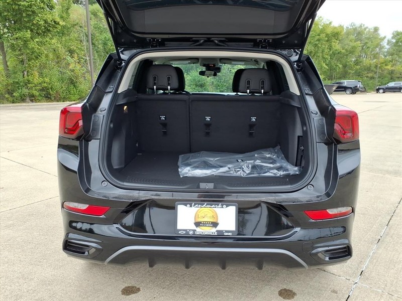 Buick Encore GX Vehicle Full-screen Gallery Image 18