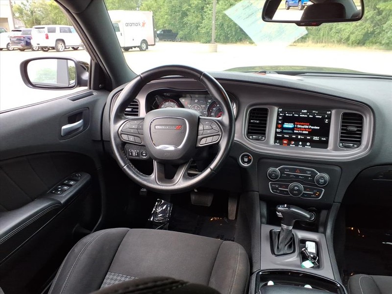 Dodge Charger Vehicle Full-screen Gallery Image 11