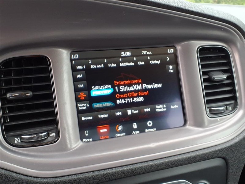 Dodge Charger Vehicle Full-screen Gallery Image 12