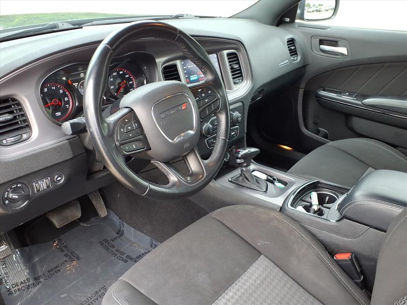 Dodge Charger Vehicle Full-screen Gallery Image 20