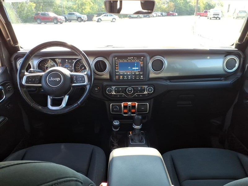 Jeep Gladiator Vehicle Full-screen Gallery Image 8