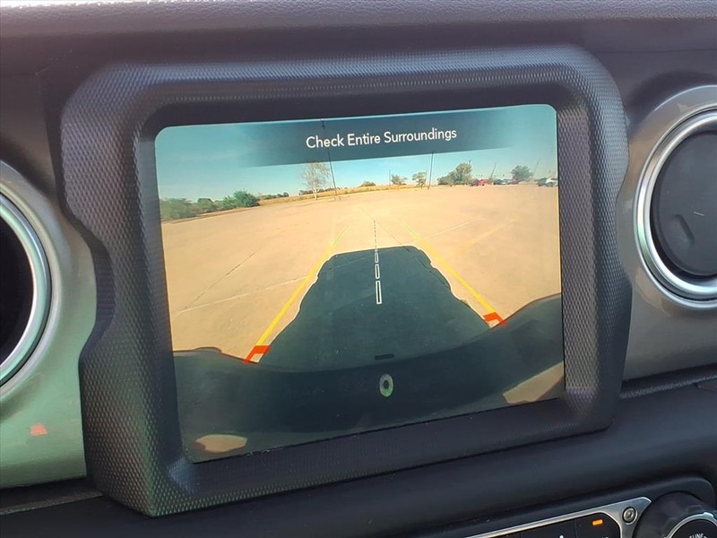 Jeep Gladiator Vehicle Full-screen Gallery Image 13