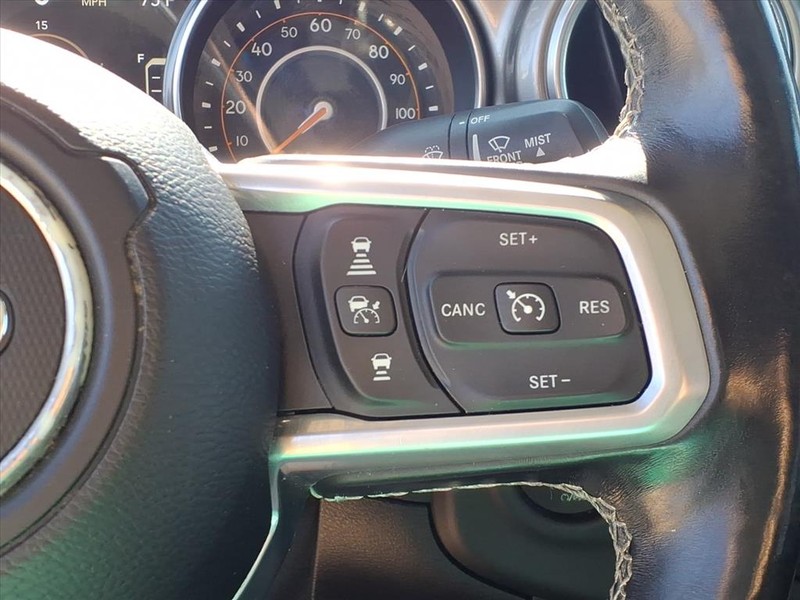 Jeep Gladiator Vehicle Full-screen Gallery Image 18