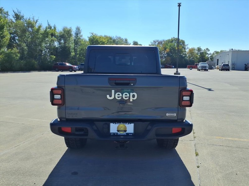Jeep Gladiator Vehicle Full-screen Gallery Image 24