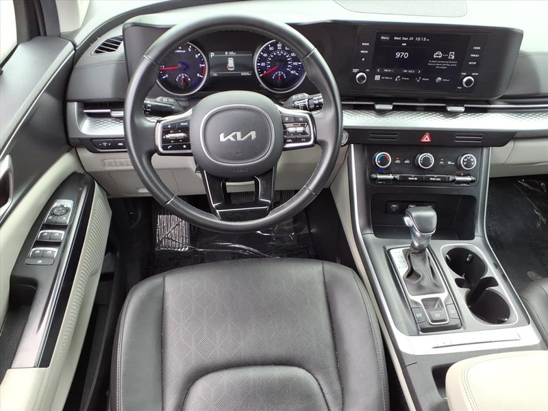 Kia Carnival Vehicle Full-screen Gallery Image 8