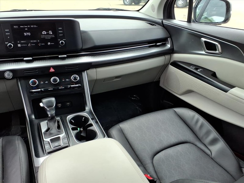 Kia Carnival Vehicle Full-screen Gallery Image 9