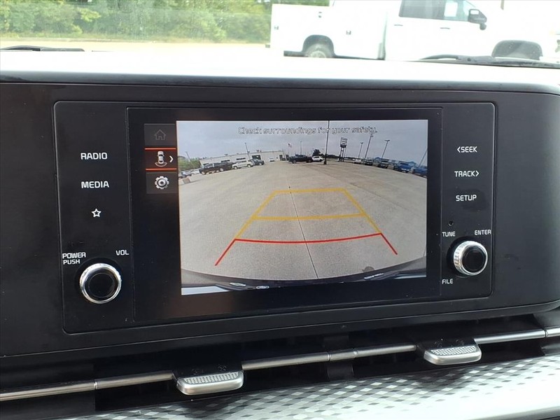 Kia Carnival Vehicle Full-screen Gallery Image 12