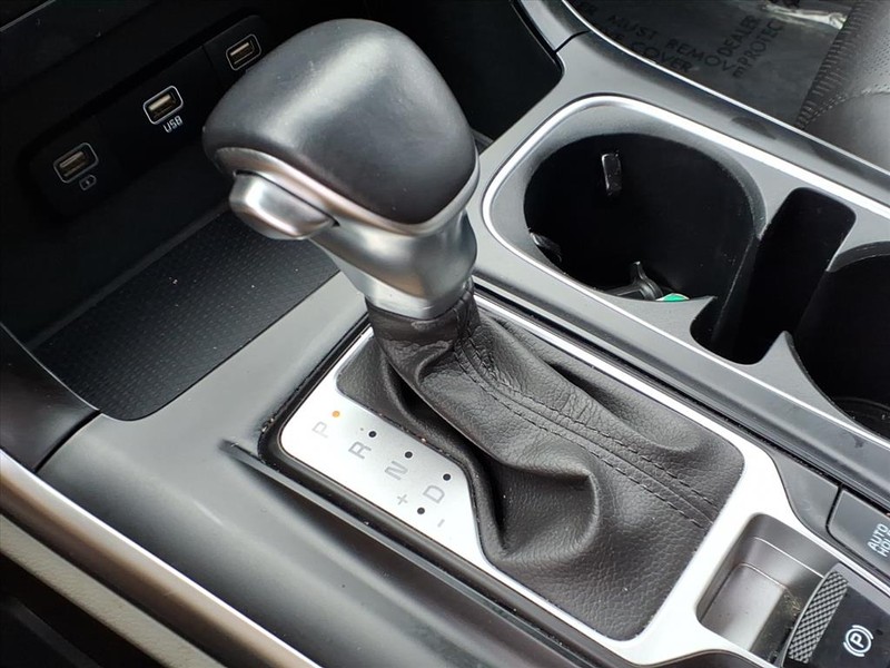 Kia Carnival Vehicle Full-screen Gallery Image 14