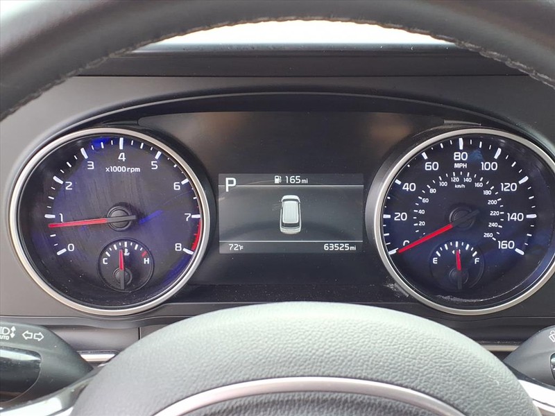 Kia Carnival Vehicle Full-screen Gallery Image 18