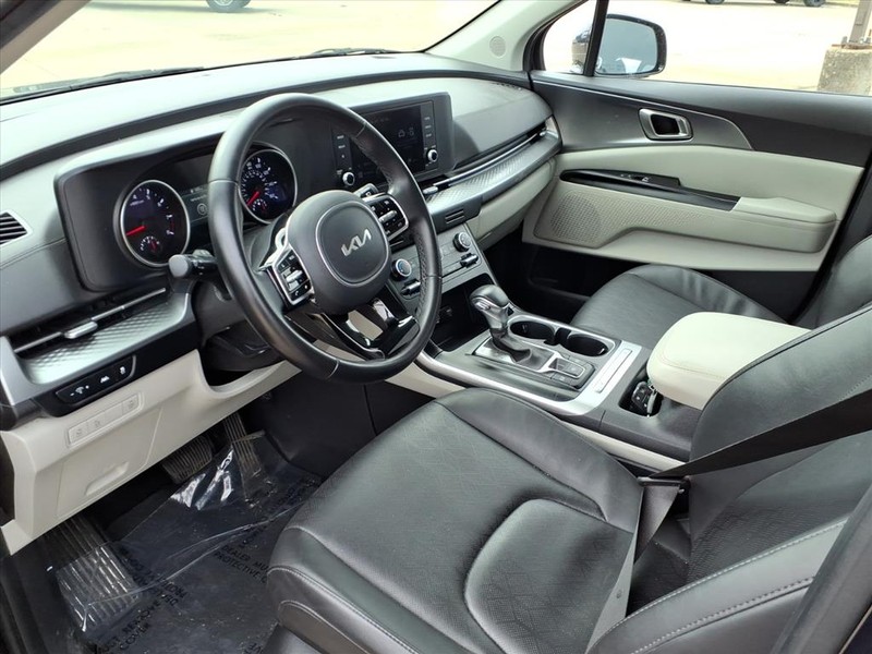 Kia Carnival Vehicle Full-screen Gallery Image 20