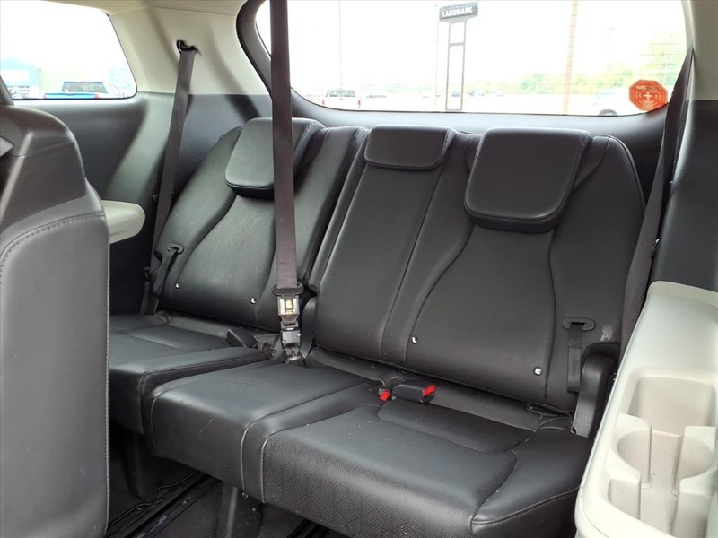 Kia Carnival Vehicle Full-screen Gallery Image 22