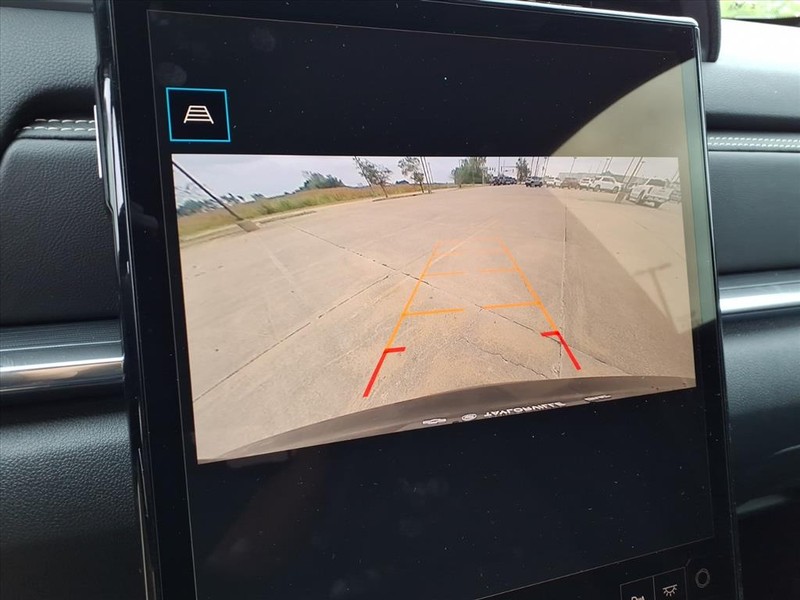 GMC Terrain Vehicle Full-screen Gallery Image 9