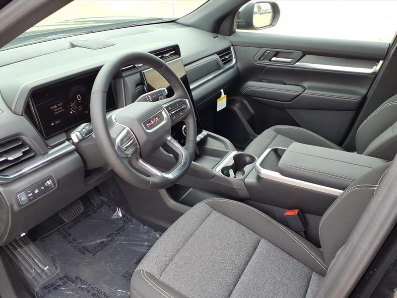 GMC Terrain Vehicle Full-screen Gallery Image 15