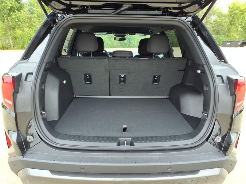 GMC Terrain Vehicle Full-screen Gallery Image 17