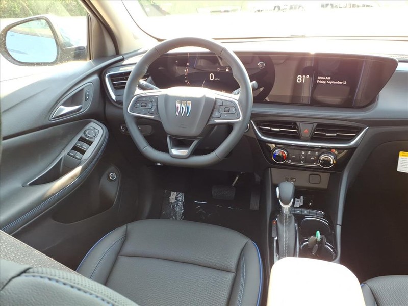 Buick Encore GX Vehicle Full-screen Gallery Image 7