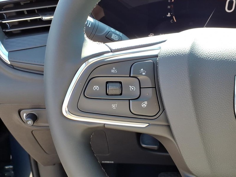 Buick Encore GX Vehicle Full-screen Gallery Image 12