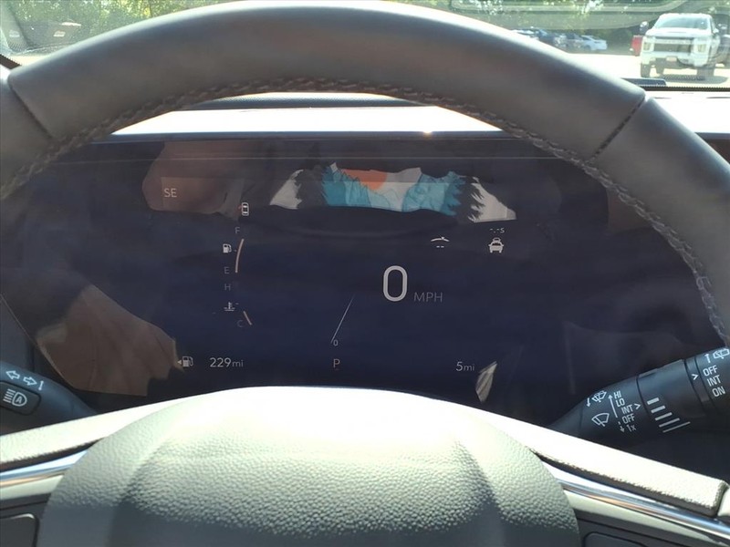 Buick Encore GX Vehicle Full-screen Gallery Image 14