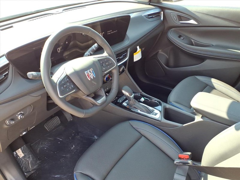 Buick Encore GX Vehicle Full-screen Gallery Image 16