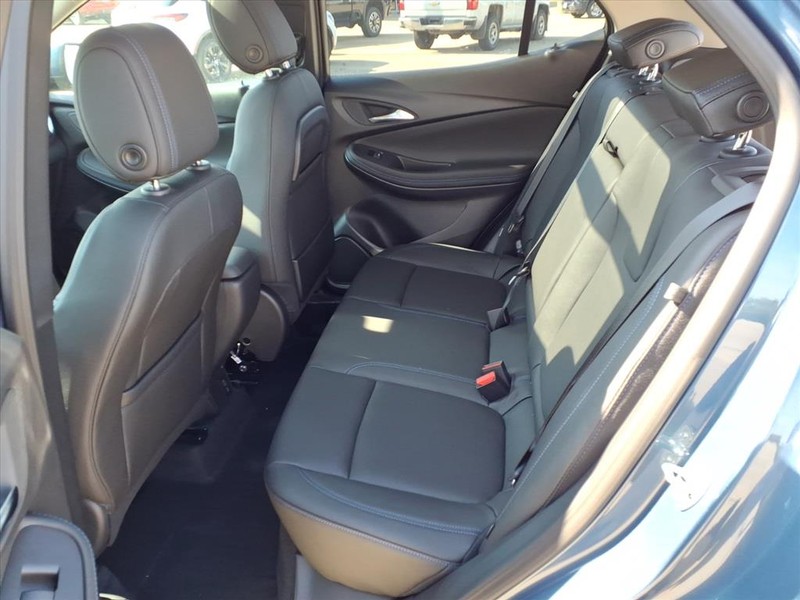 Buick Encore GX Vehicle Full-screen Gallery Image 17
