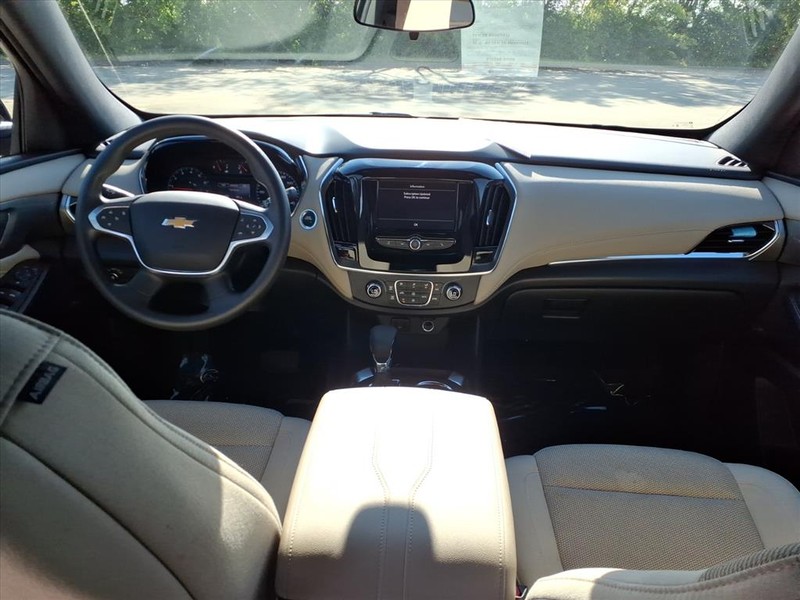 Chevrolet Traverse Vehicle Full-screen Gallery Image 8