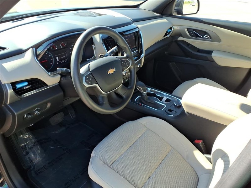 Chevrolet Traverse Vehicle Full-screen Gallery Image 20