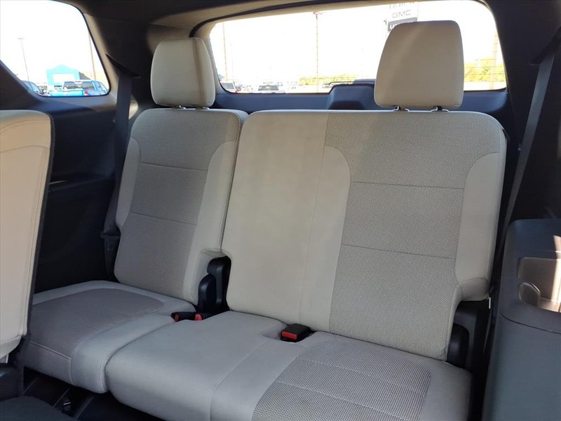 Chevrolet Traverse Vehicle Full-screen Gallery Image 22