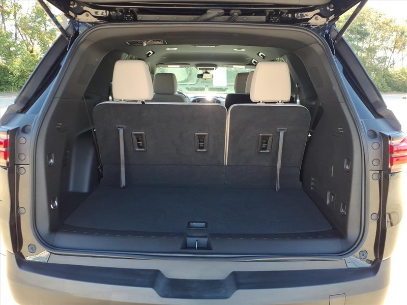 Chevrolet Traverse Vehicle Full-screen Gallery Image 23