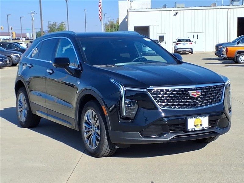 Cadillac XT4 Vehicle Full-screen Gallery Image 06