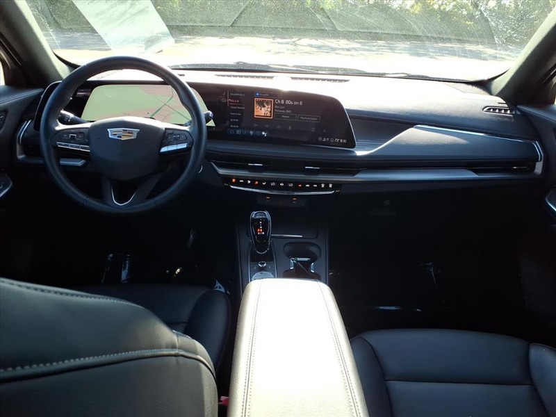 Cadillac XT4 Vehicle Full-screen Gallery Image 08