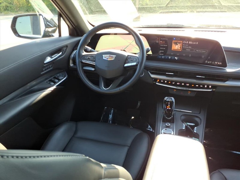 Cadillac XT4 Vehicle Full-screen Gallery Image 11