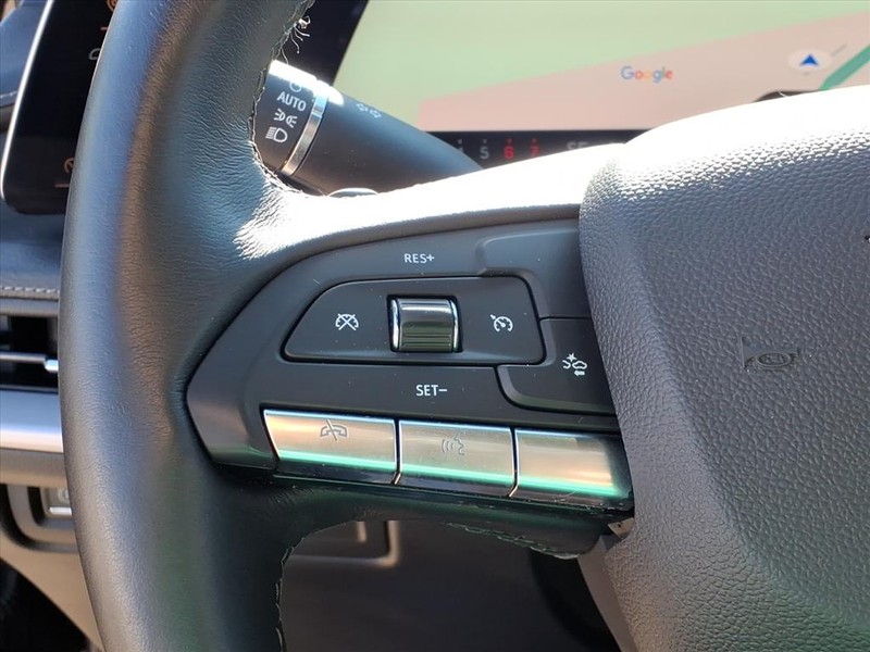 Cadillac XT4 Vehicle Full-screen Gallery Image 16