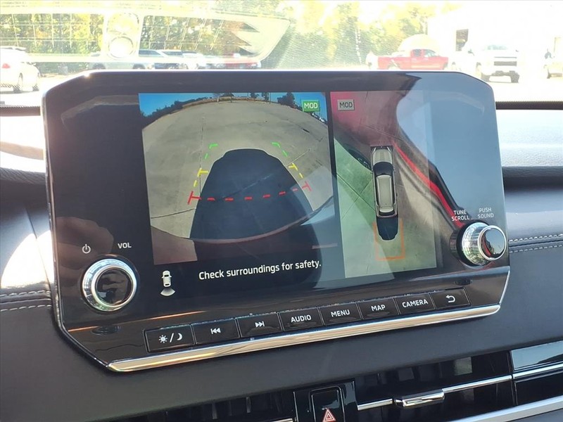 Mitsubishi Outlander Vehicle Full-screen Gallery Image 13