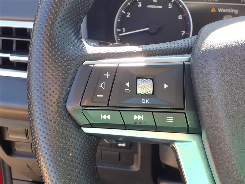 Mitsubishi Outlander Vehicle Full-screen Gallery Image 17