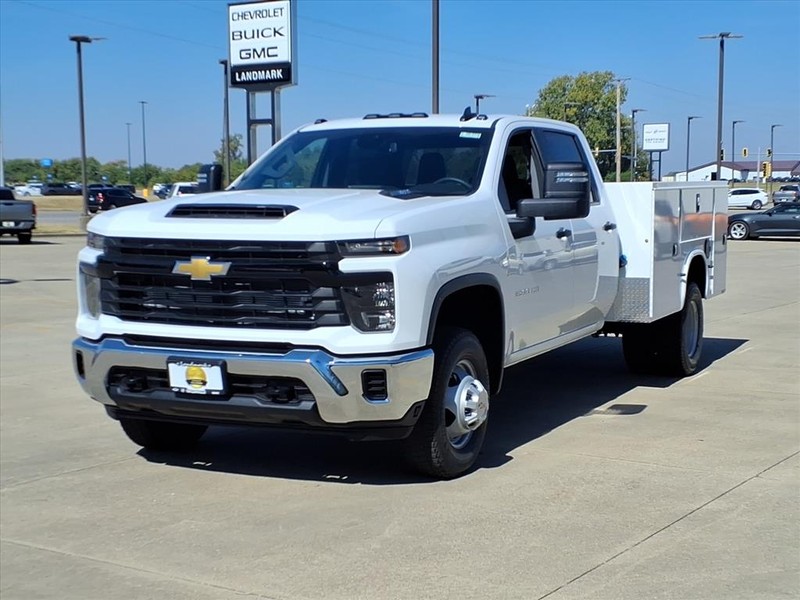 Chevrolet Silverado 3500HD CC Vehicle Full-screen Gallery Image 2