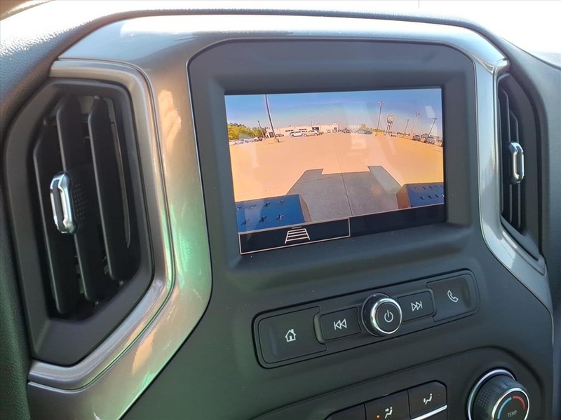 Chevrolet Silverado 3500HD CC Vehicle Full-screen Gallery Image 9