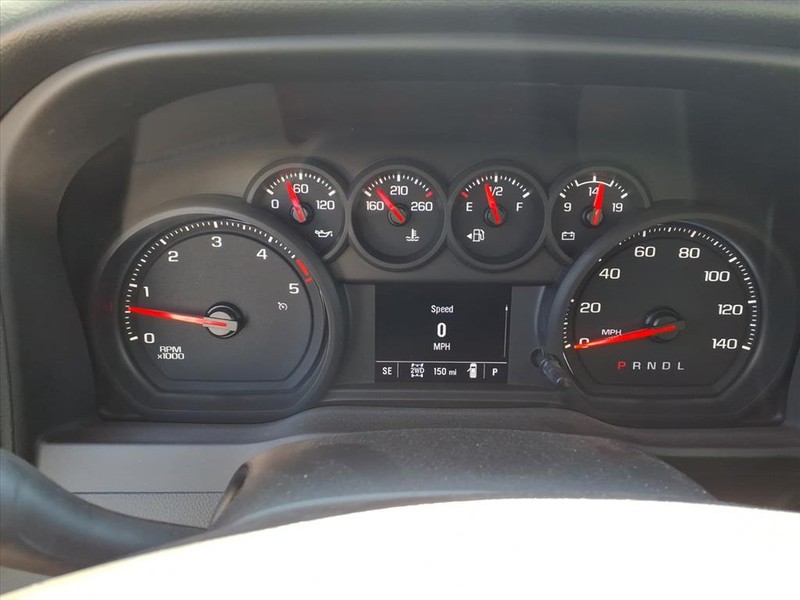 Chevrolet Silverado 3500HD CC Vehicle Full-screen Gallery Image 12