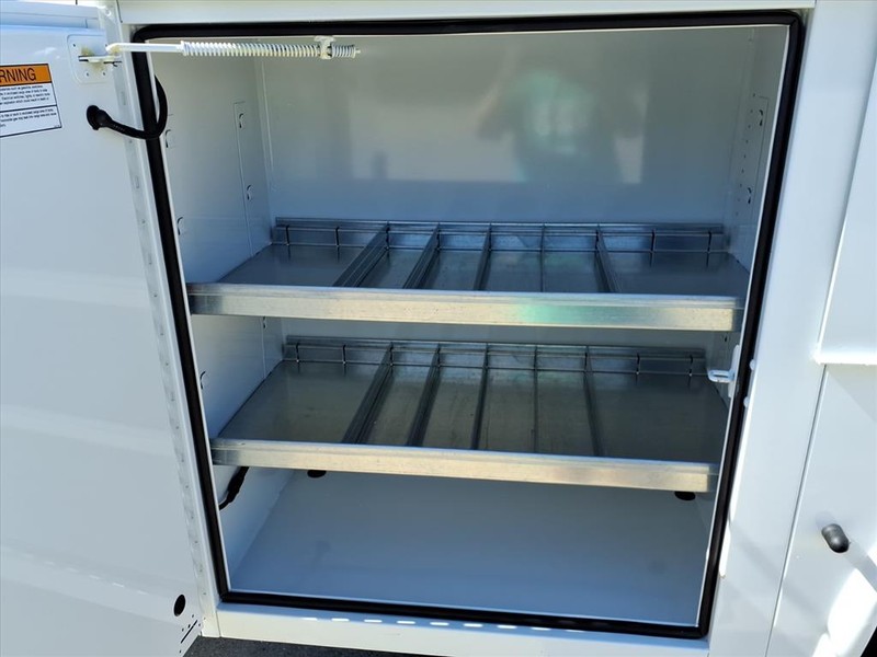 Chevrolet Silverado 3500HD CC Vehicle Full-screen Gallery Image 18