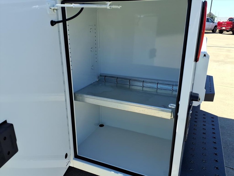 Chevrolet Silverado 3500HD CC Vehicle Full-screen Gallery Image 20